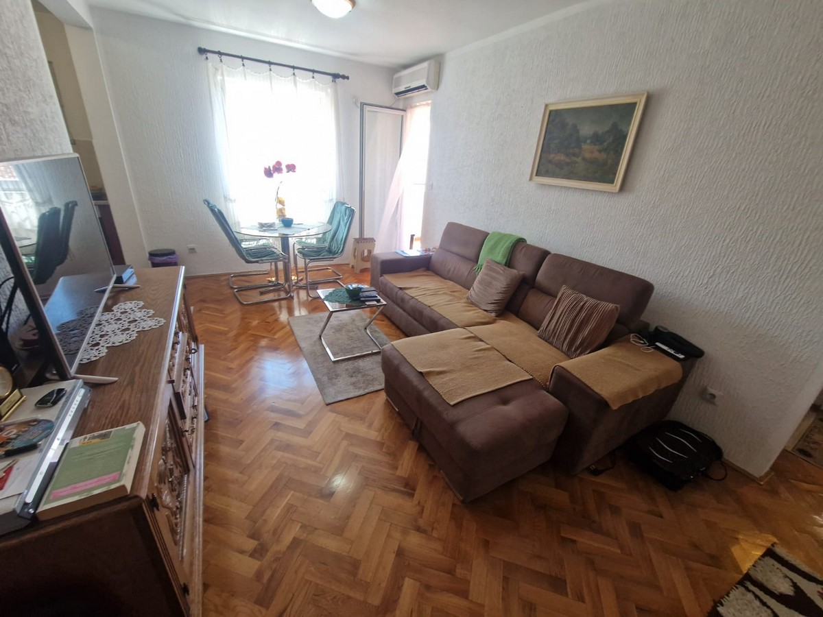 Dvosoban stan sa dvije terase u naselju Velji Vinogradi, Budva 
